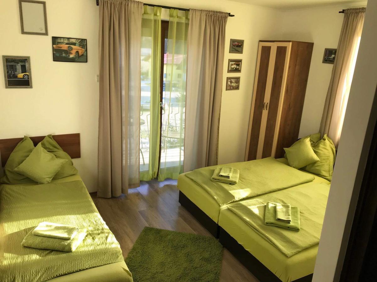 Old'S Car Zimmer & Apartment Vermietung Velden am Worthersee Bagian luar foto