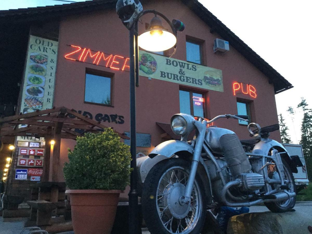 Old'S Car Zimmer & Apartment Vermietung Velden am Worthersee Bagian luar foto